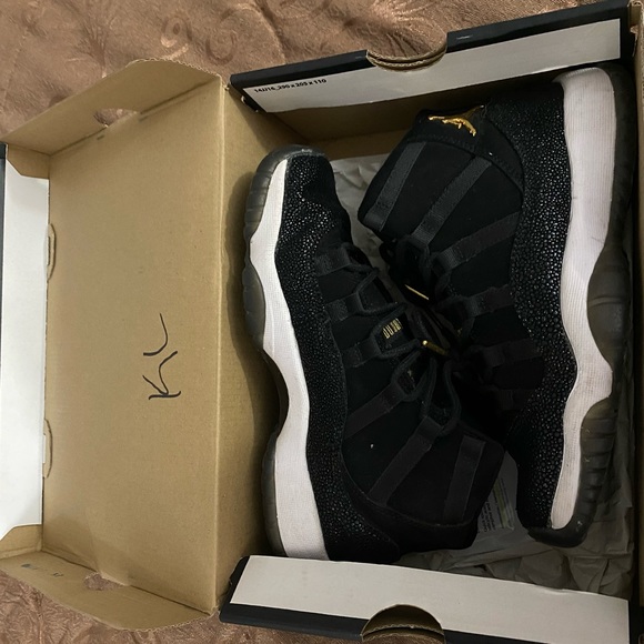 Jordan 11 Retro Heiress - Picture 3 of 5